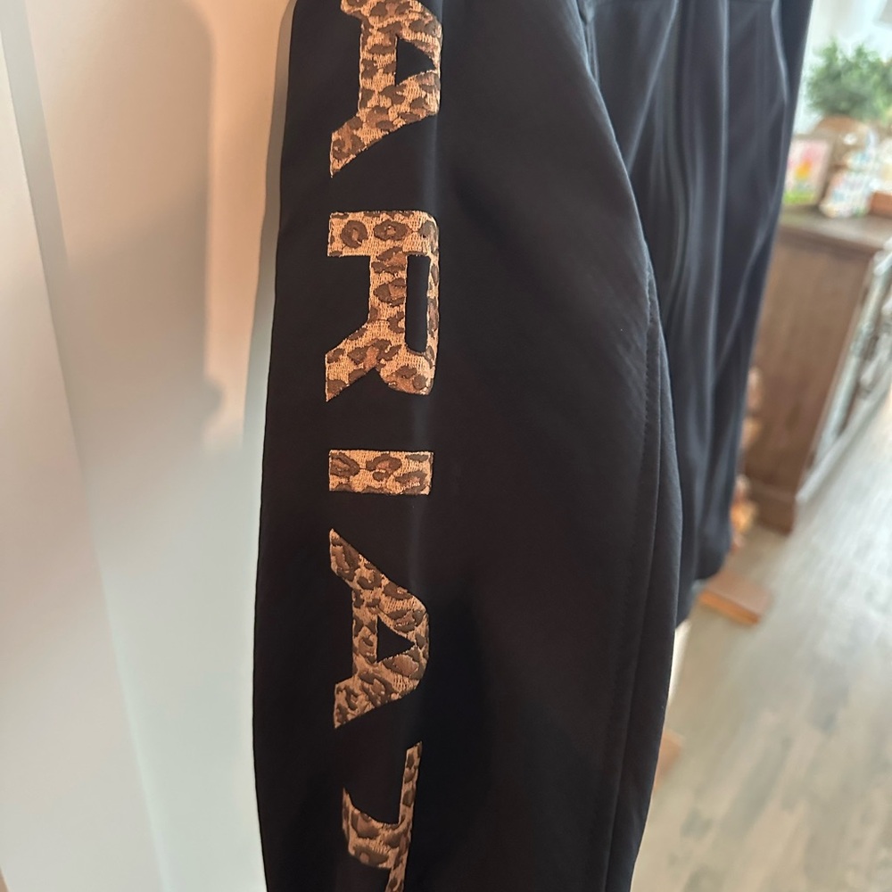 Ariat Black Softshell Jacket with Embroidered Log… - image 4